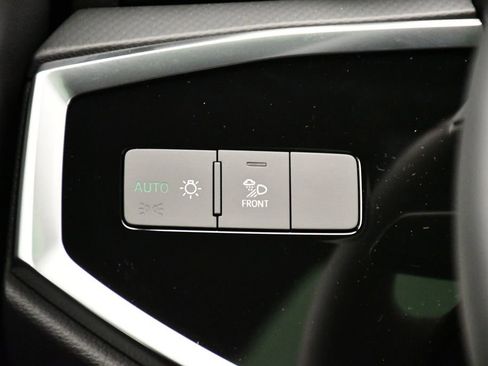 Used 2025 Audi Q3 2.0T Premium Plus w/ Premium Plus Package image 22