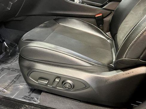 Certified 2024 Jeep Grand Cherokee L Laredo image 31