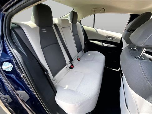 Used 2021 Toyota Corolla LE FWD image 19