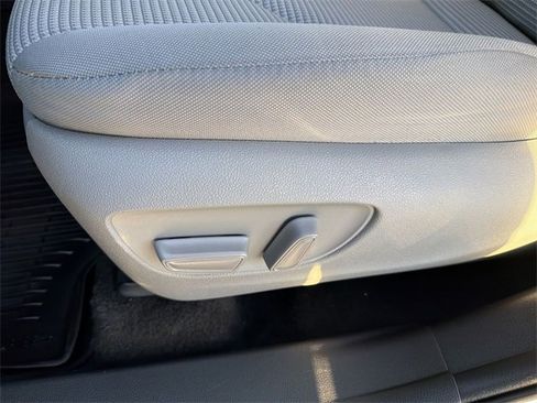 Certified 2023 Toyota Highlander LE image 27