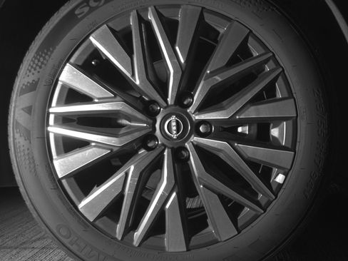 Used 2025 Nissan Altima 2.5 SV FWD image 13