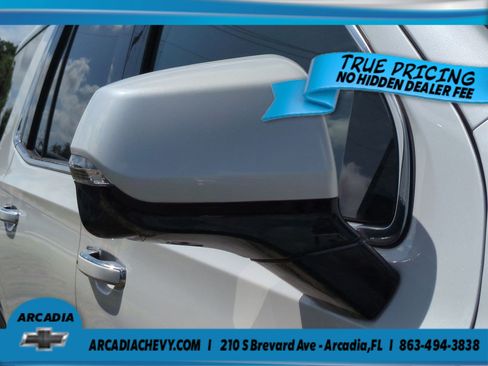Used 2023 GMC Yukon Denali Ultimate AWD/4WD image 11