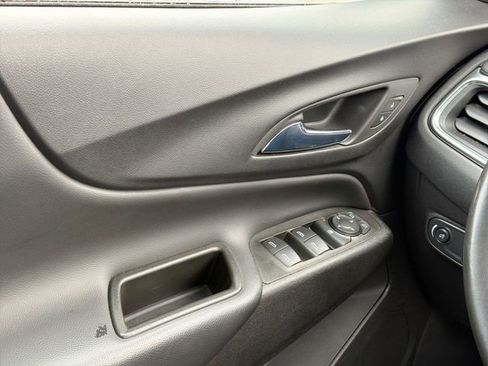 Used 2024 Chevrolet Equinox LT image 16