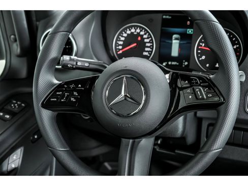 Used 2025 Mercedes-Benz Sprinter 2500 image 10