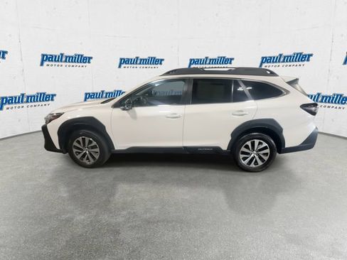 Used 2023 Subaru Outback Premium AWD/4WD image 6