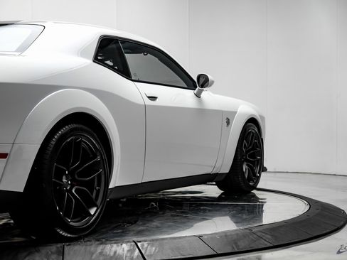 Used 2023 Dodge Challenger SRT Hellcat w/ Driver Convenience Group image 16