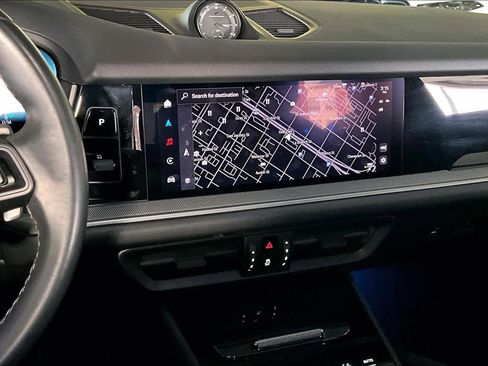 Used 2024 Porsche Cayenne image 6