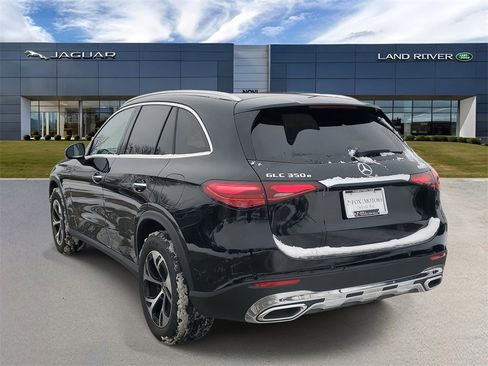 Used 2025 Mercedes-Benz GLC 350e 4MATIC image 2
