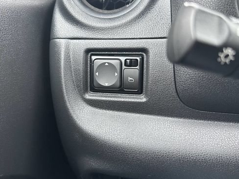 Used 2016 Nissan Versa S image 21