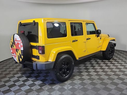 Used 2015 Jeep Wrangler Unlimited Sahara AWD/4WD image 4