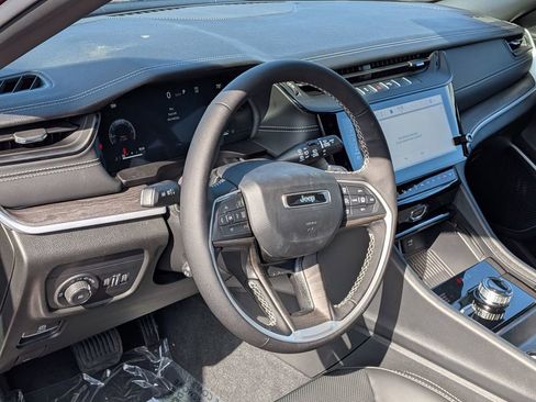 New 2026 Jeep Grand Cherokee Limited image 12