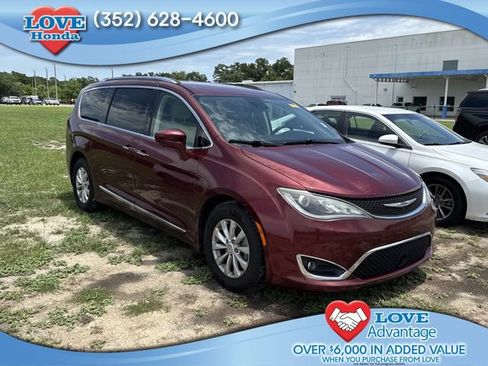 Used 2018 Chrysler Pacifica Touring-L Plus w/ Advanced Safetytec Group FWD image 1
