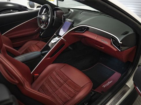 Used 2026 Ferrari Roma Spider RWD image 33