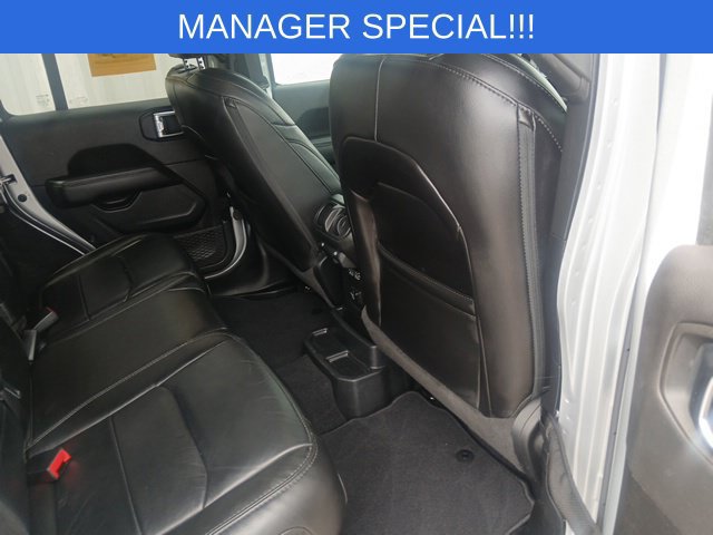 Used 2023 Jeep Wrangler Unlimited Sahara AWD/4WD image 19