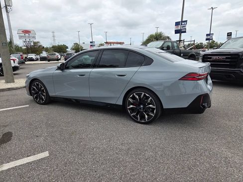 Used 2027 BMW 530i w/ M Sport Package RWD image 10