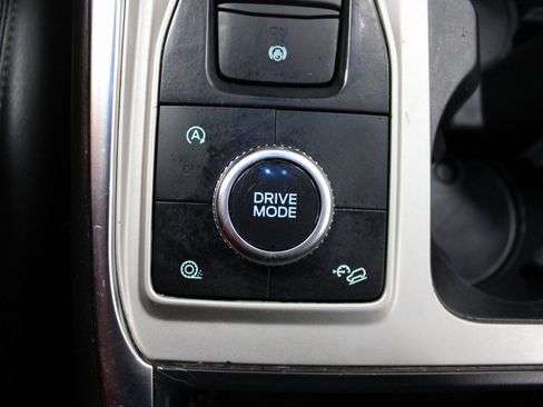 Used 2021 Ford Explorer XLT w/ Equipment Group 202A image 39