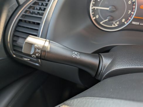 Used 2021 Nissan Armada SV image 26