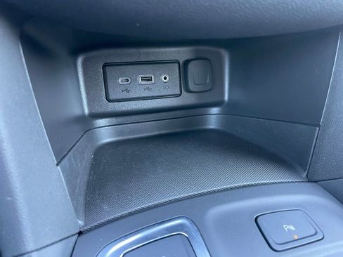 Used 2024 Chevrolet Equinox LT AWD/4WD image 12