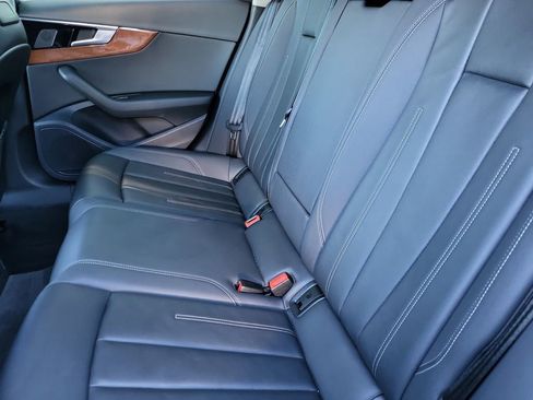 Used 2022 Audi A4 2.0T Premium image 13