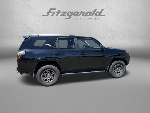 Used 2018 Toyota 4Runner TRD Off-Road w/ TRD Performance Package AWD/4WD image 8