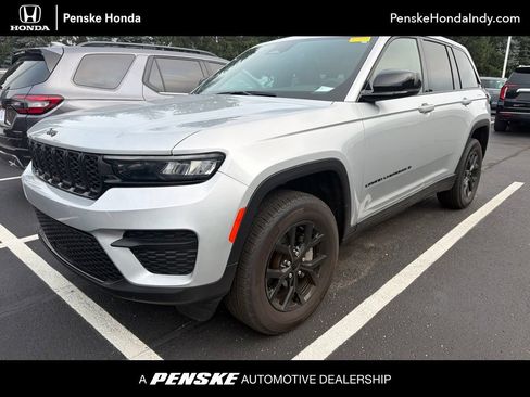 Used 2024 Jeep Grand Cherokee Altitude AWD/4WD image 1