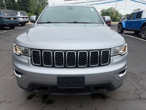 Used 2017 Jeep Grand Cherokee Laredo w/ Quick Order Package 23E AWD/4WD image 9