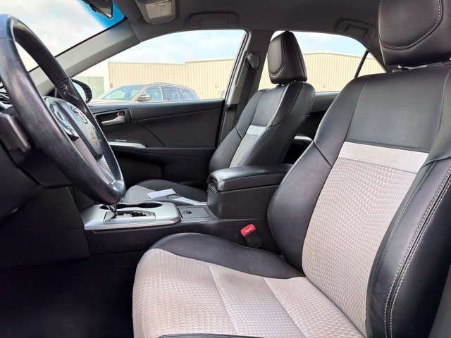 Used 2013 Toyota Camry SE FWD image 11