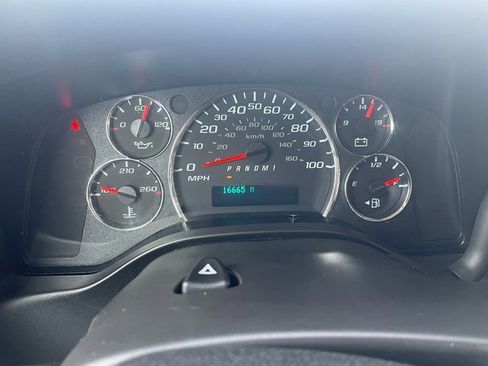 Used 2024 Chevrolet Express 2500 w/ Driver Convenience Package image 14