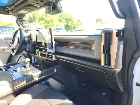 Used 2025 GMC Hummer EV 3X image 26