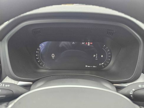 Certified 2025 Volvo XC60 B5 Plus image 24