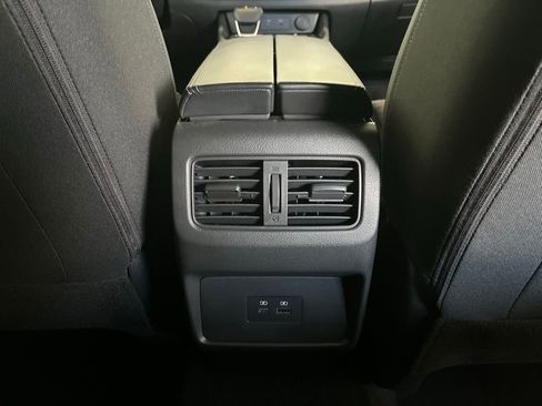 Used 2023 Nissan Rogue SV AWD/4WD image 19