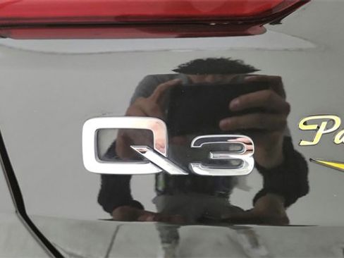 Used 2023 Audi Q3 2.0T Premium image 12