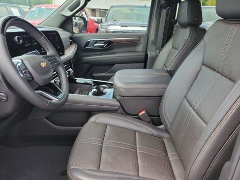 Used 2026 Chevrolet Tahoe High Country AWD/4WD image 24