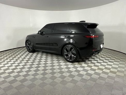 Used 2024 Land Rover Range Rover Sport Dynamic SE image 3