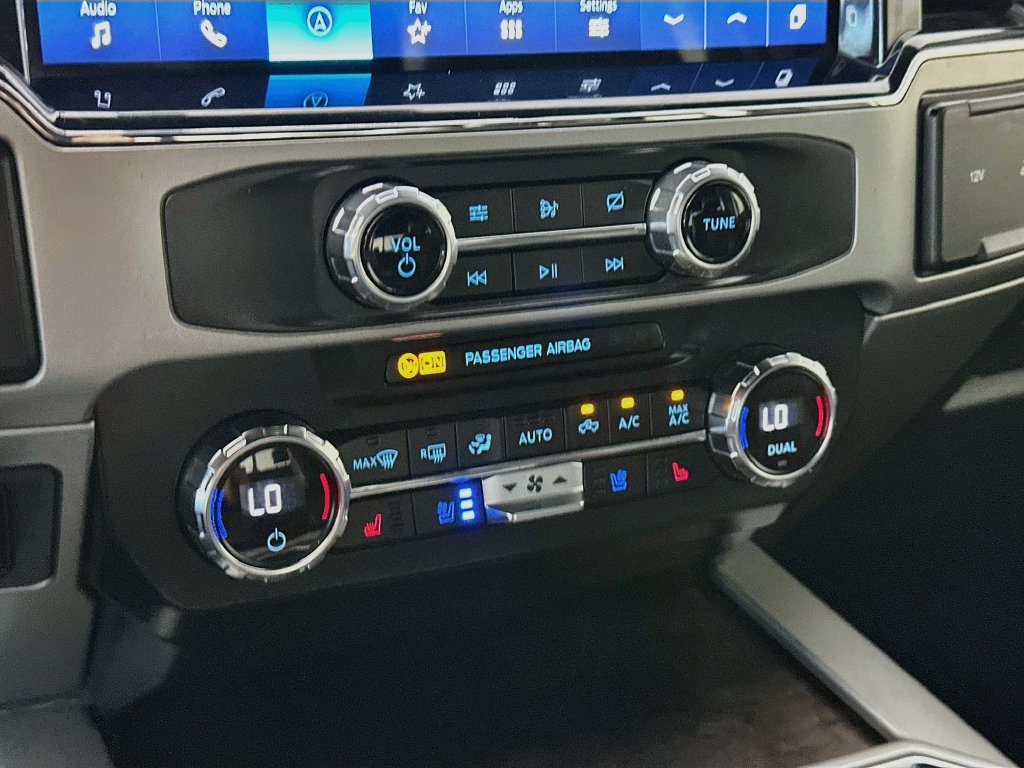 Used 2022 Ford F250 Lariat w/ Black Appearance Package AWD/4WD image 18