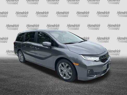 Used 2025 Honda Odyssey Touring image 2