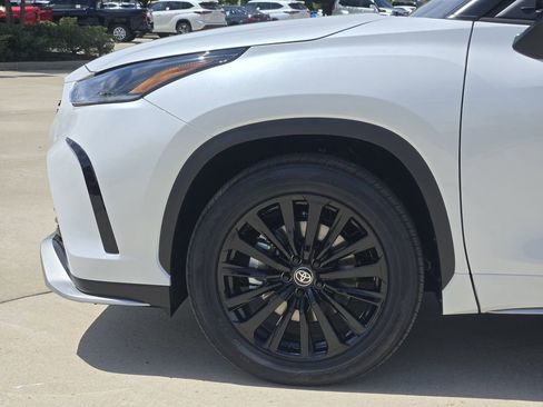 New 2026 Toyota Highlander XSE AWD/4WD image 5