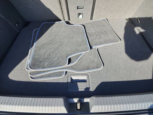 Certified 2025 Volkswagen Golf R Black Edition w/ Euro Stye Package image 31