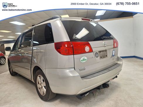 Used 2009 Toyota Sienna FWD image 19