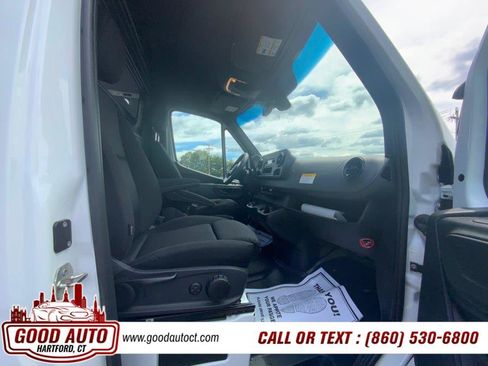 Used 2023 Mercedes-Benz Sprinter 1500 image 12