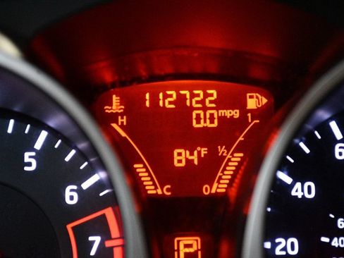 Used 2014 Nissan Juke S FWD image 42