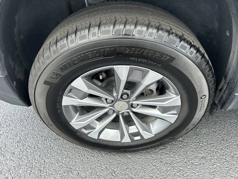 Used 2025 Chevrolet Equinox LT AWD/4WD image 9