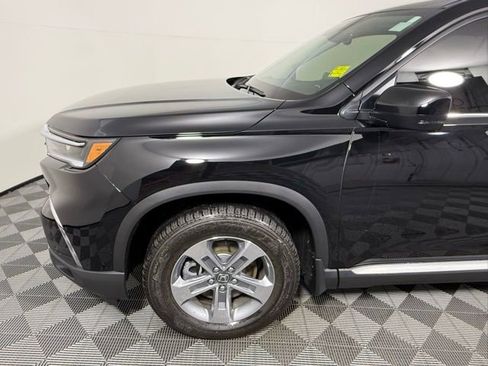 Used 2025 Honda Pilot EX-L image 12