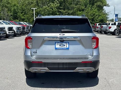 Used 2022 Ford Explorer XLT w/ Equipment Group 202A AWD/4WD image 4