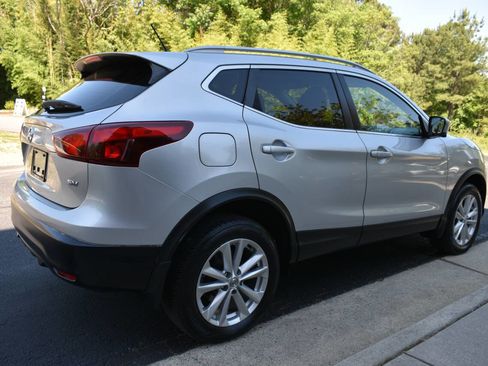 Used 2017 Nissan Rogue Sport SV w/ SV Premium Package FWD image 3