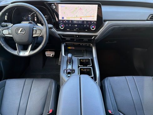 Certified 2025 Lexus TX 500h AWD image 17