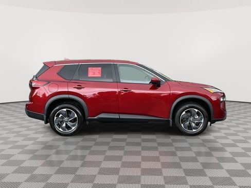 Used 2024 Nissan Rogue SV AWD/4WD image 4