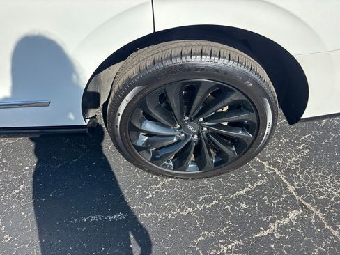 Used 2020 Lincoln Navigator Reserve w/ Equipment Group 208A Reserve AWD/4WD image 11