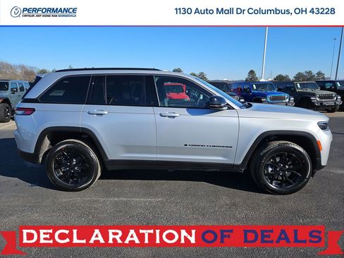 New 2026 Jeep Grand Cherokee Altitude image 8