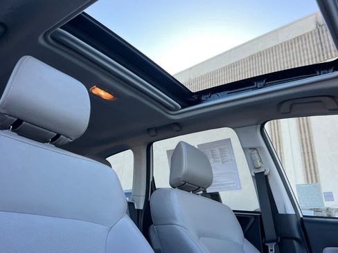 Used 2015 Subaru Forester 2.5i Touring w/ Eyesight & Navigation System AWD/4WD image 17